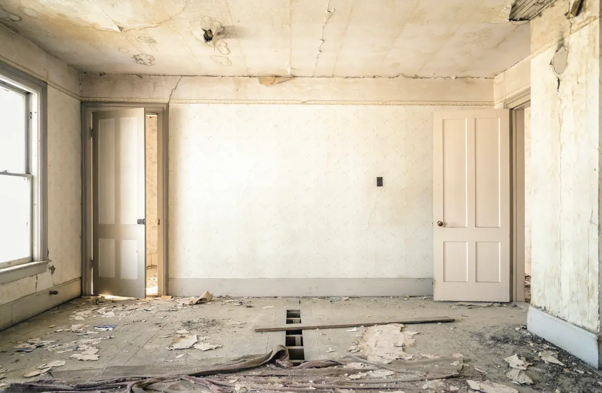 Waste disposal crew managing a cleanout project in Lake Los Angeles